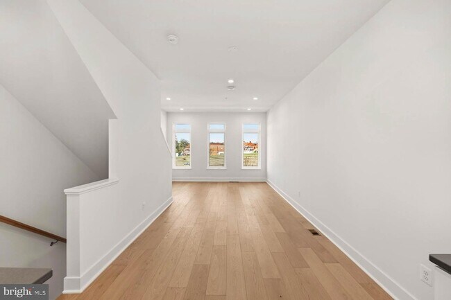 Building Photo - 2607 1st St NW