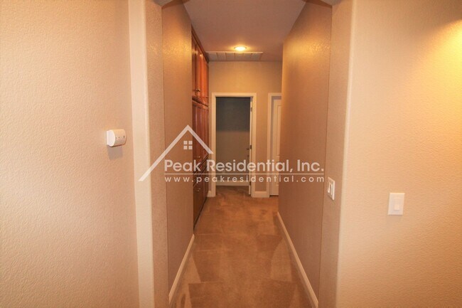 Building Photo - Wonderful 4bd/2.5ba Elk Grove Home with 3 ...