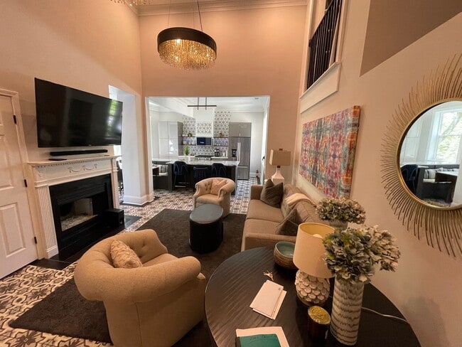 Building Photo - Stunning Furnished 3 Bedroom 3 Bath Condominium ON Piedmont Park!