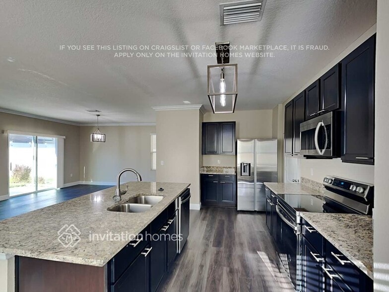 Building Photo - 10527 Whispering Hammock Dr