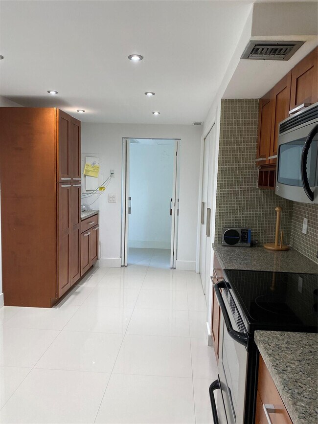 Building Photo - 4280 Oaks Terrace