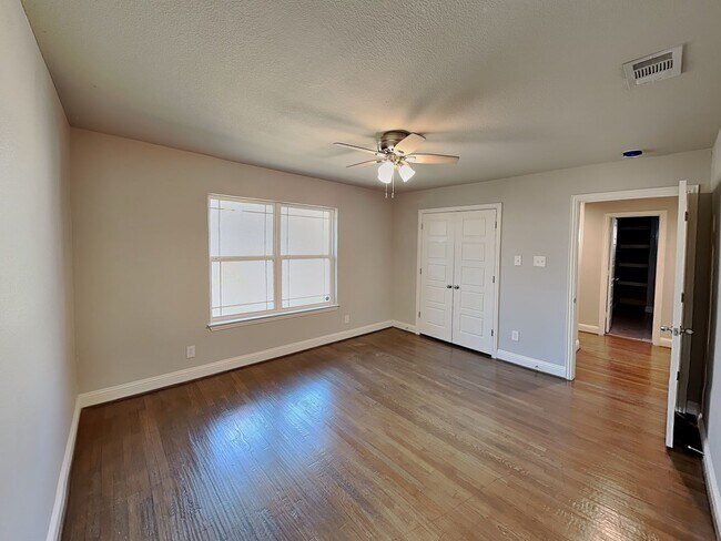 Building Photo - Come and see this gorgeous and completely remodeled home in highly desirable Frisco Heights area ...
