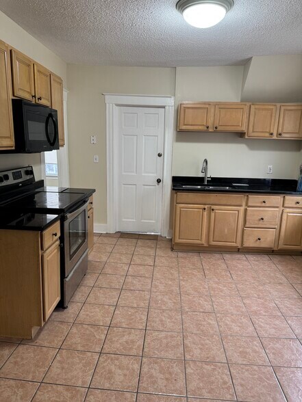 Kitchen - 128 Pleasant St