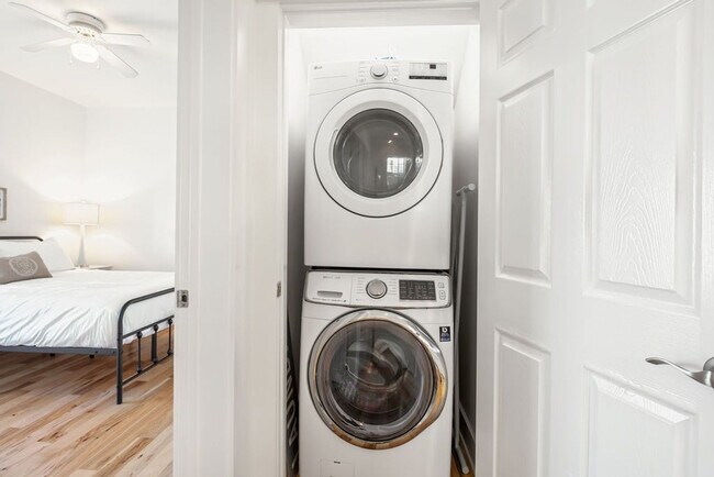 Building Photo - 110 E Blue Crab Loop