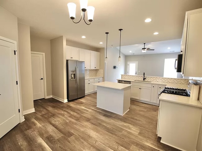 Building Photo - Charming 4 beds 3 baths in Powell!