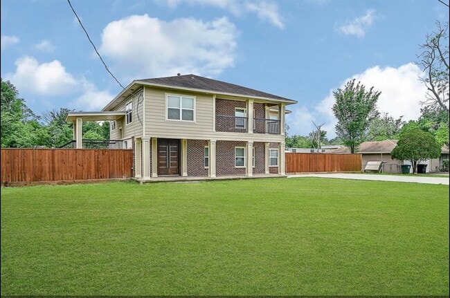 Building Photo - 12430 Pecan Ct