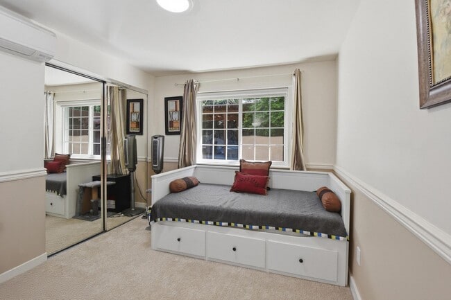 Building Photo - 5bd/3ba Kirkland Home