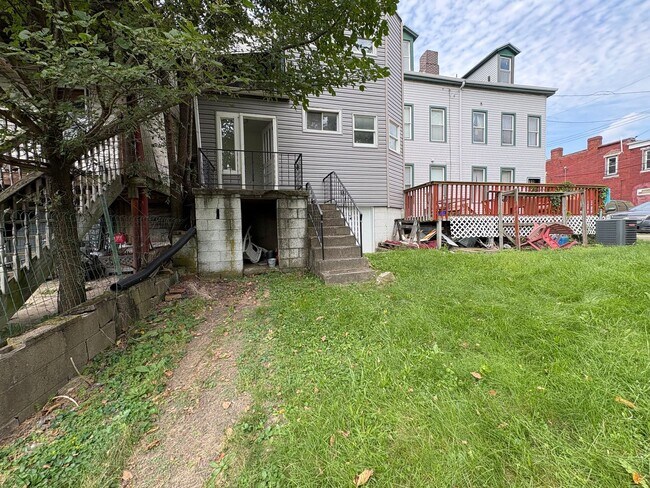 Building Photo - 1809 Lowrie St