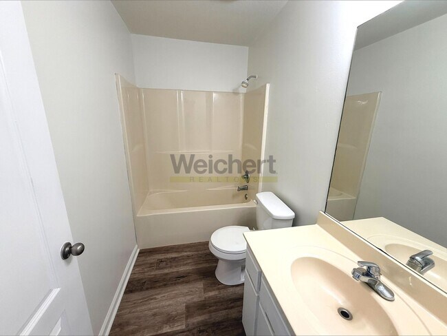 Building Photo - 506 N 3rd St