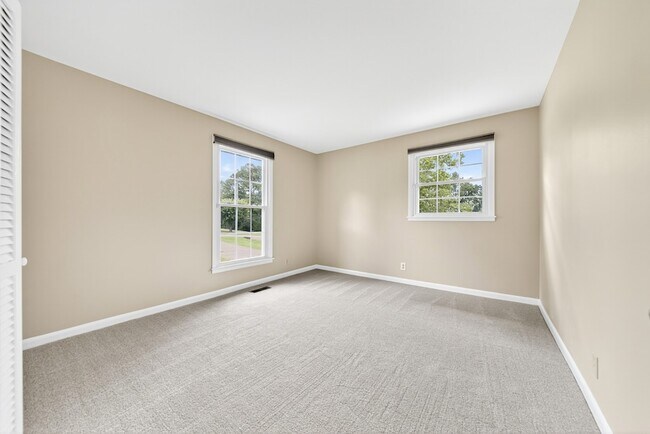 Building Photo - 121 Caldwell Dr