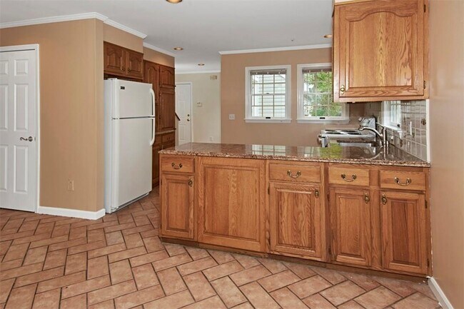 Building Photo - 50 Kisco Park Dr