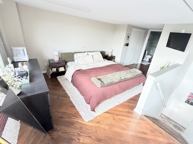 Building Photo - 2012 W St Paul Ave