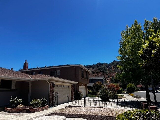 Building Photo - Updated Remodeled Single-Story San Jose Home | 4 Bed, 2 Bath | Blossom Valley