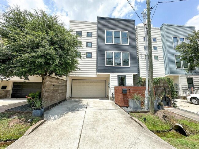 Primary Photo - 4306 Schuler St