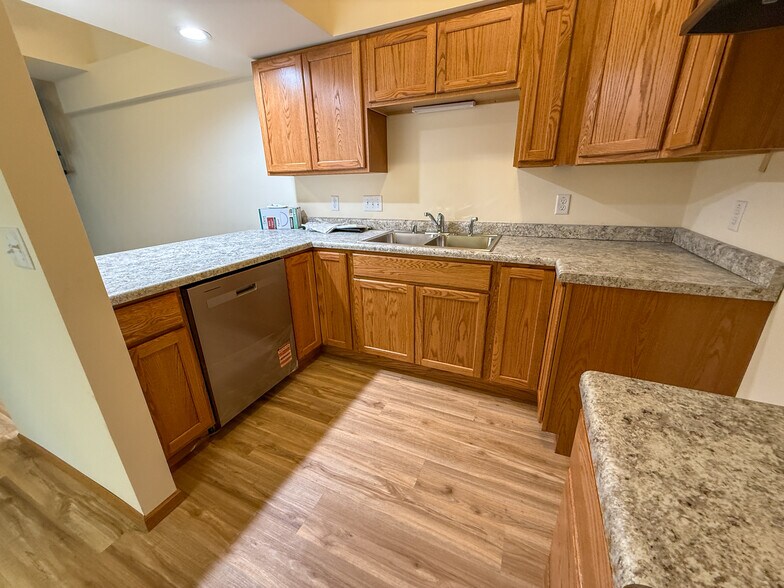 Building Photo - 5022 Paulson Ct