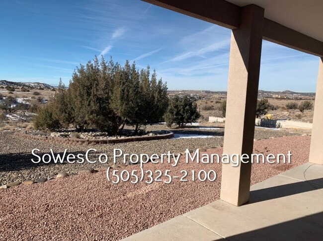 Building Photo - Large Southwest Custom Home!