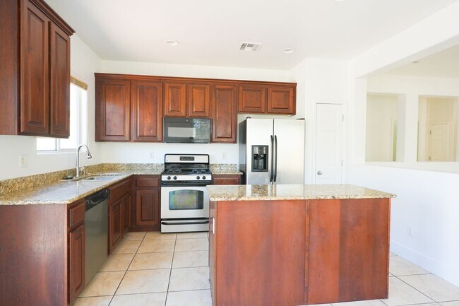 Building Photo - Beautifully Updated Single-Story Home with an Open Floor Plan