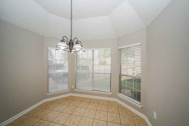Building Photo - 5411 Corner Oak Dr
