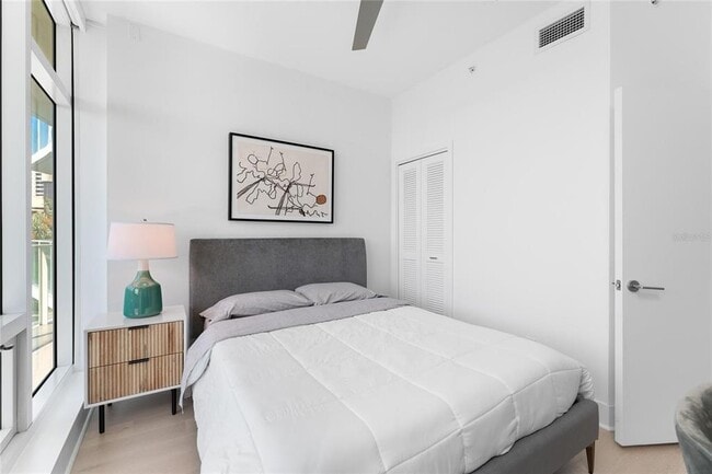 Building Photo - 175 1st St S