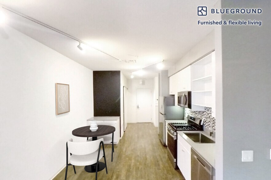 Building Photo - 445 Artisan Way