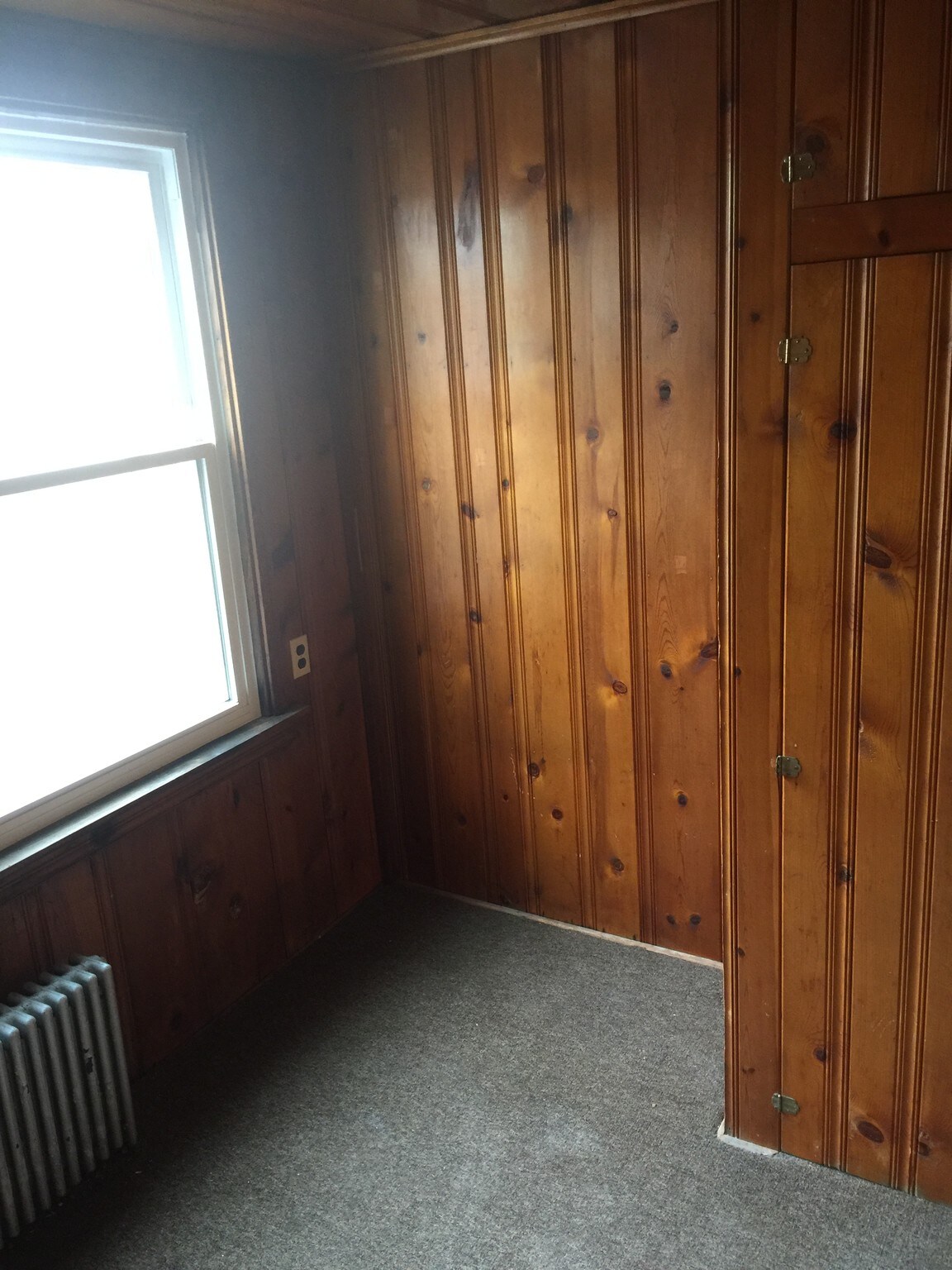 Bonus small bedroom - 8229 S Clyde Ave