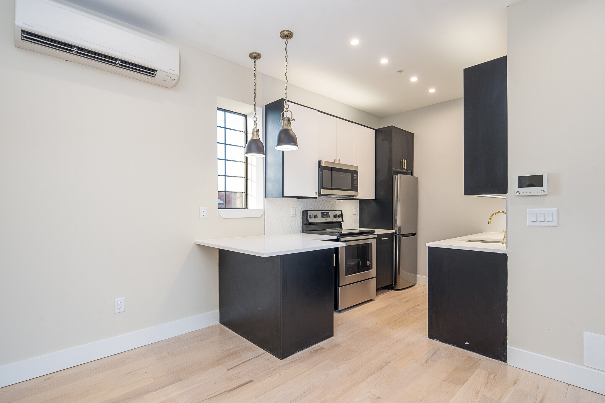 Unit 3L - 609 Communipaw Ave