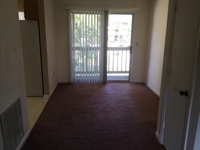 Building Photo - 2 BEDROOM 2 BATH CONDO ON 2ND FLOOR AT MYRTLE GREENS