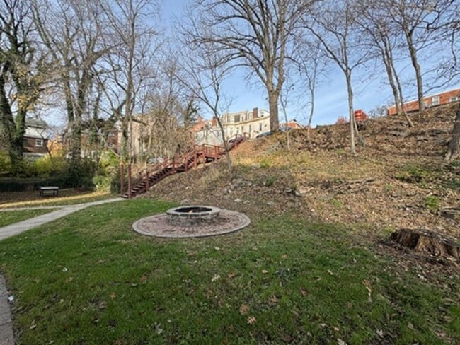 Building Photo - 26 Conklin St