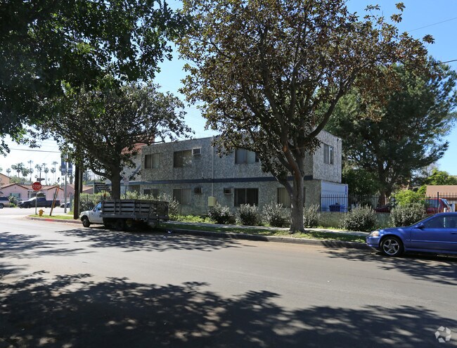 Building Photo - 14237 Vanowen St