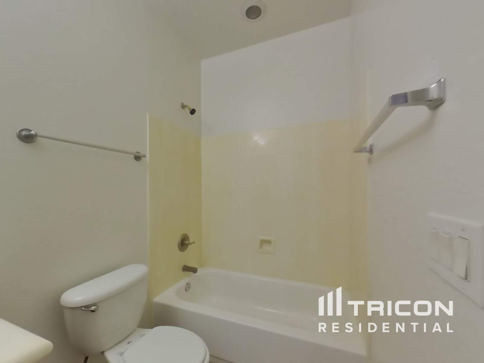 Building Photo - 43978 Caven Dr