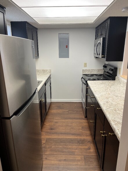 Building Photo - 6530 Laguna Point