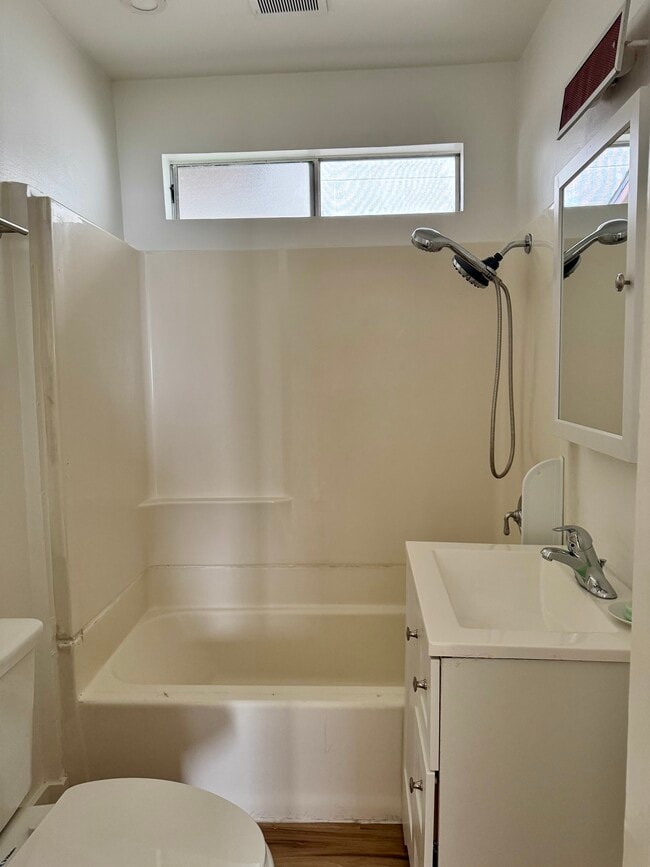 Building Photo - 13429 Beach Ave