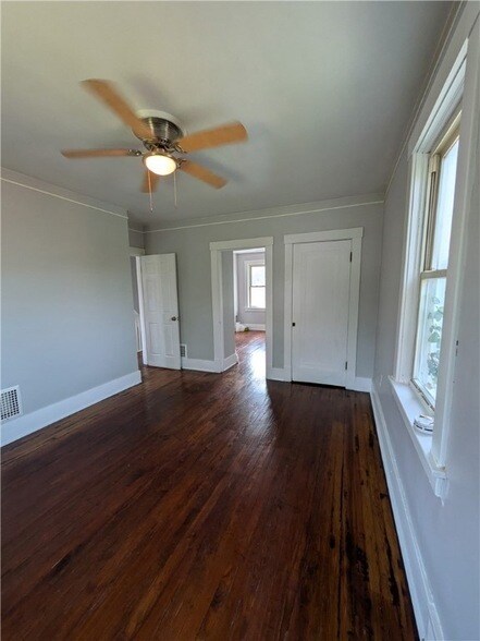 Building Photo - 313 Jacob St