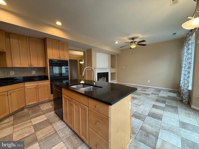 Building Photo - 22949 Fanshaw Square