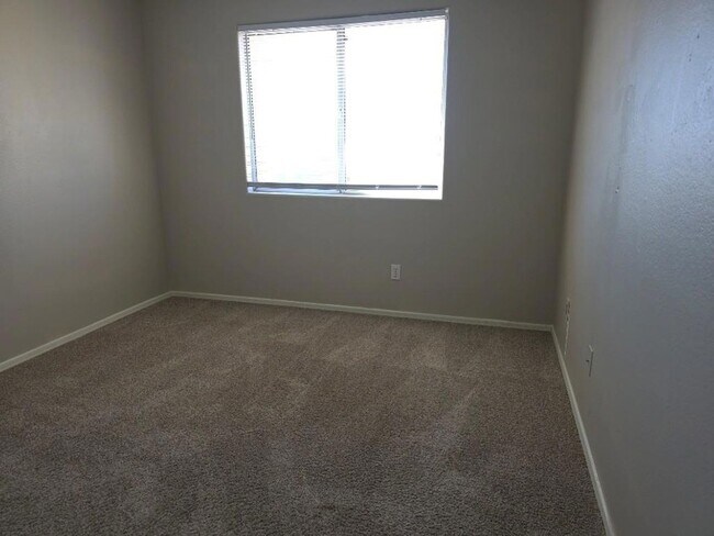 Building Photo - 3920 E Morrow Dr