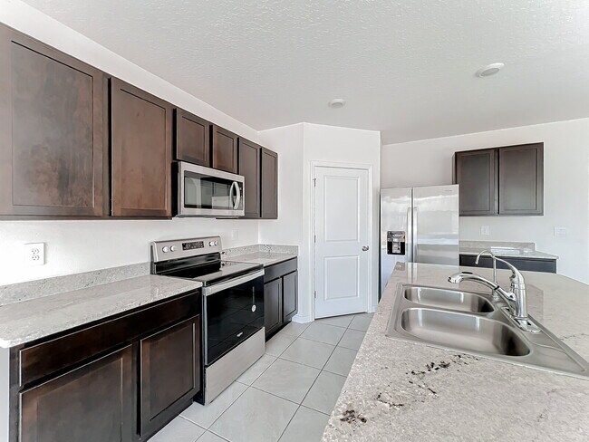 Building Photo - 12744 Lateral Root Dr