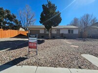 Building Photo - Comfortable 4 bed, 2 bath home in 80906!