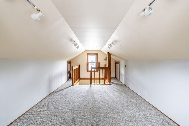 Building Photo - 54 Seminole Way