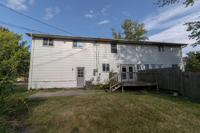 Building Photo - 1305 N Golf Blvd