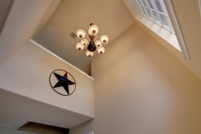 Building Photo - 142 W Russet Grove Cir