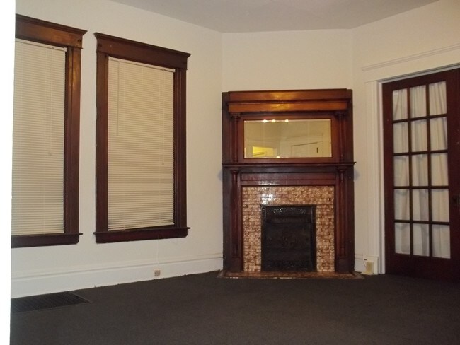 Building Photo - 411 W Dutton St