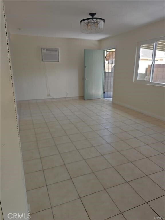 Building Photo - 4133 Downing Ave