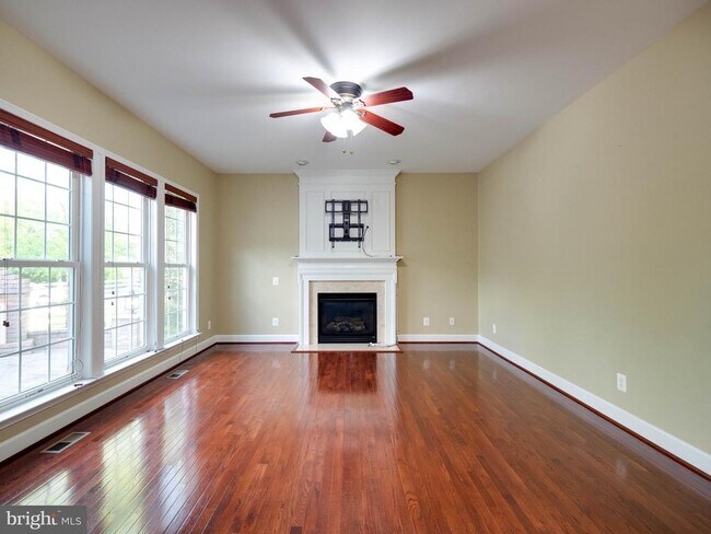 Building Photo - 41397 Windybush Dr