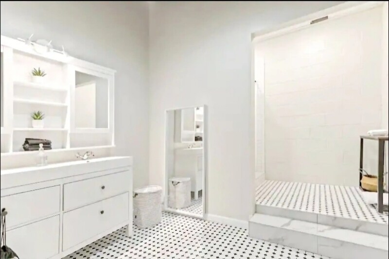 Building Photo - 1009 Jefferson St