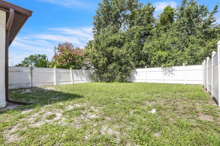 Building Photo - 311 N Arcadia Ave