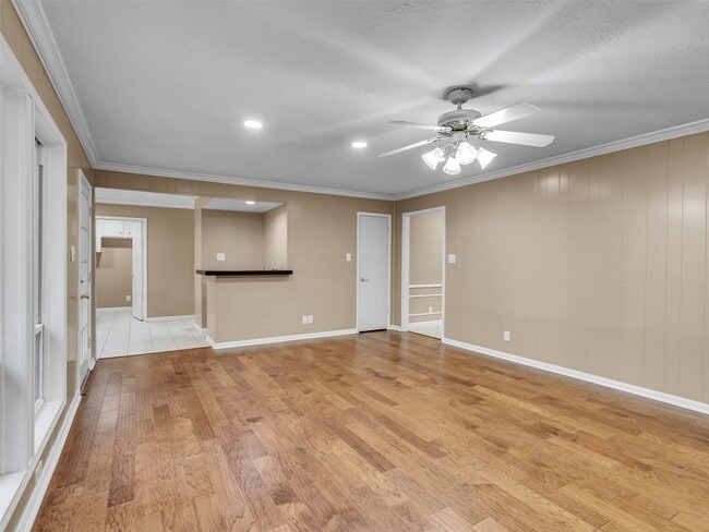 Building Photo - 6702 Moccasin Bend Dr