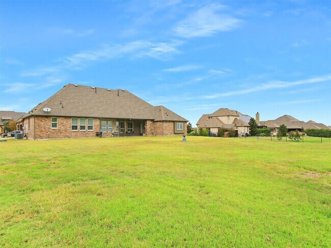Building Photo - 2101 Tapadero Ln