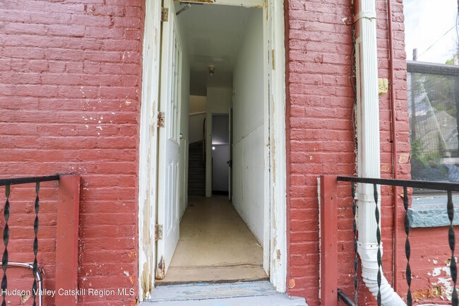 Building Photo - 141 St James St