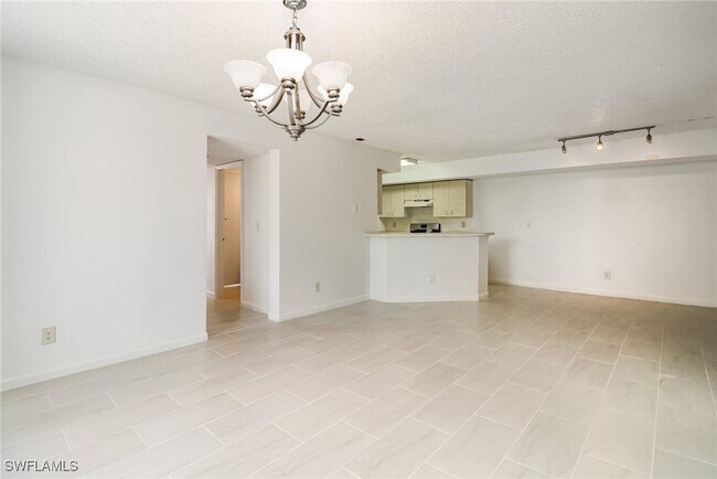 Building Photo - 13605 Eagle Ridge Dr