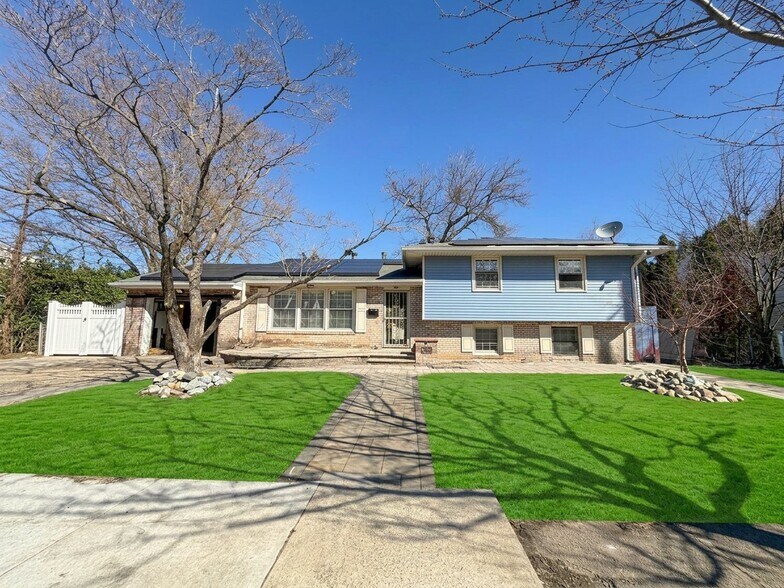 Building Photo - 322 Nicholson Rd